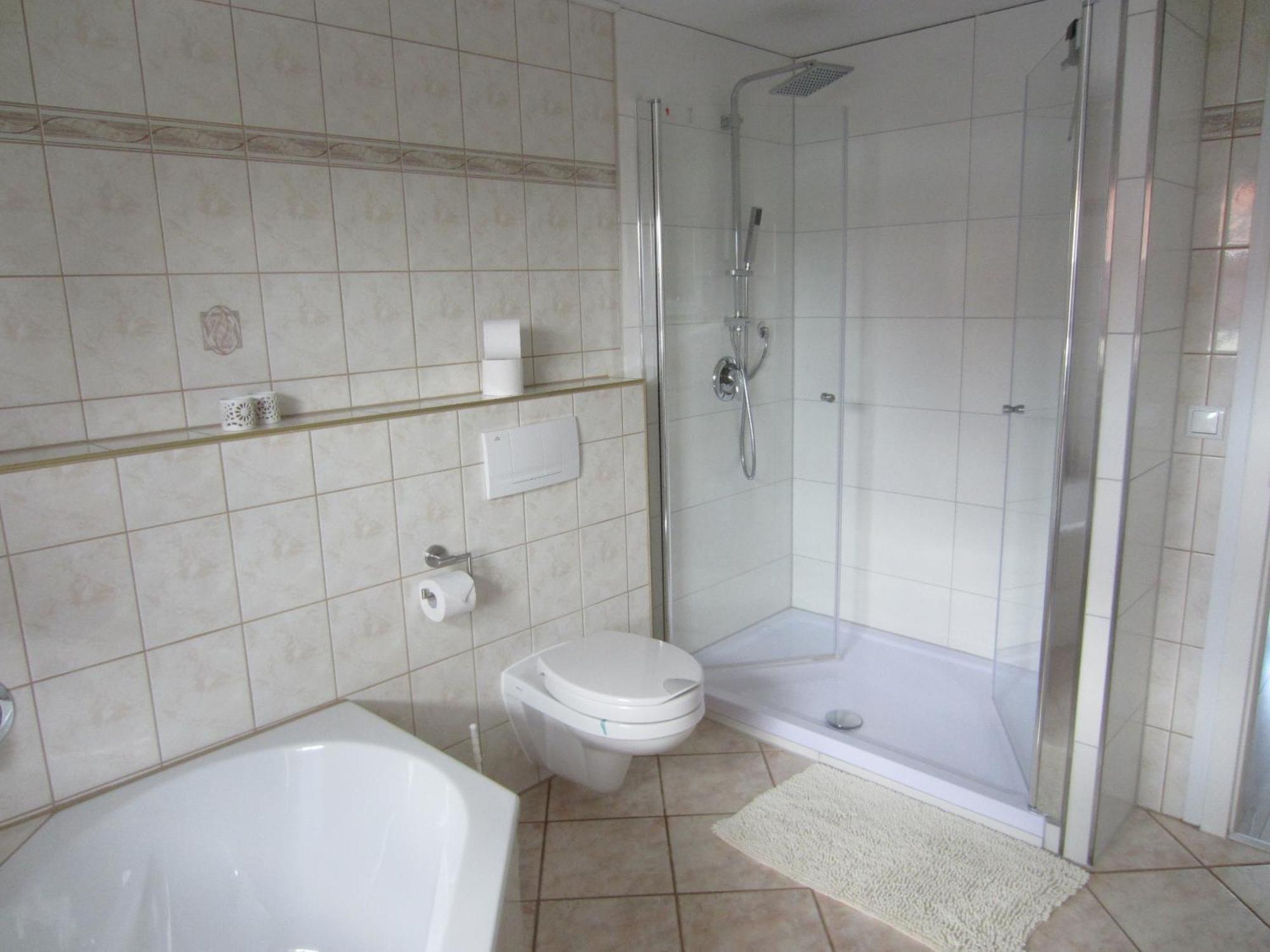 Ferienwohnung Bienwald Mit Pool Fuer 4 - 6 Personen Mit 3 Schlafzimmern Grobitz Eksteriør bilde