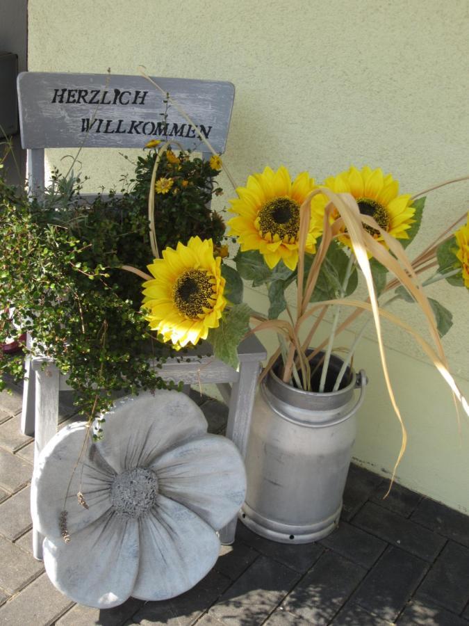 Ferienwohnung Bienwald Mit Pool Fuer 4 - 6 Personen Mit 3 Schlafzimmern Grobitz Eksteriør bilde